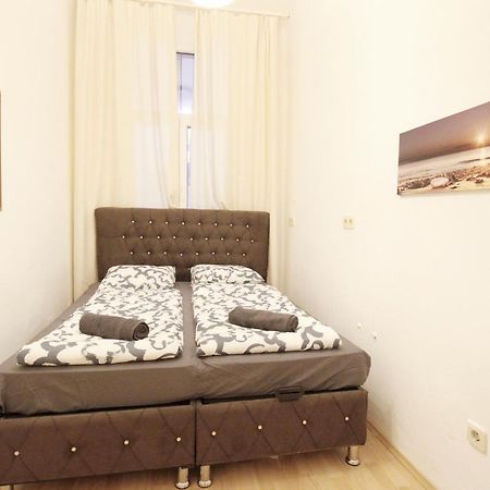 Comfortable Rooms Near Schonbrunn Palace Wenen Buitenkant foto